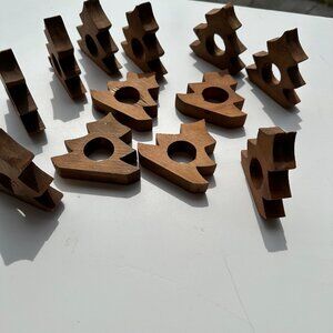 #980 WOOD CHRISTMAS TREE NAPKIN RINGS SET OF 12ea